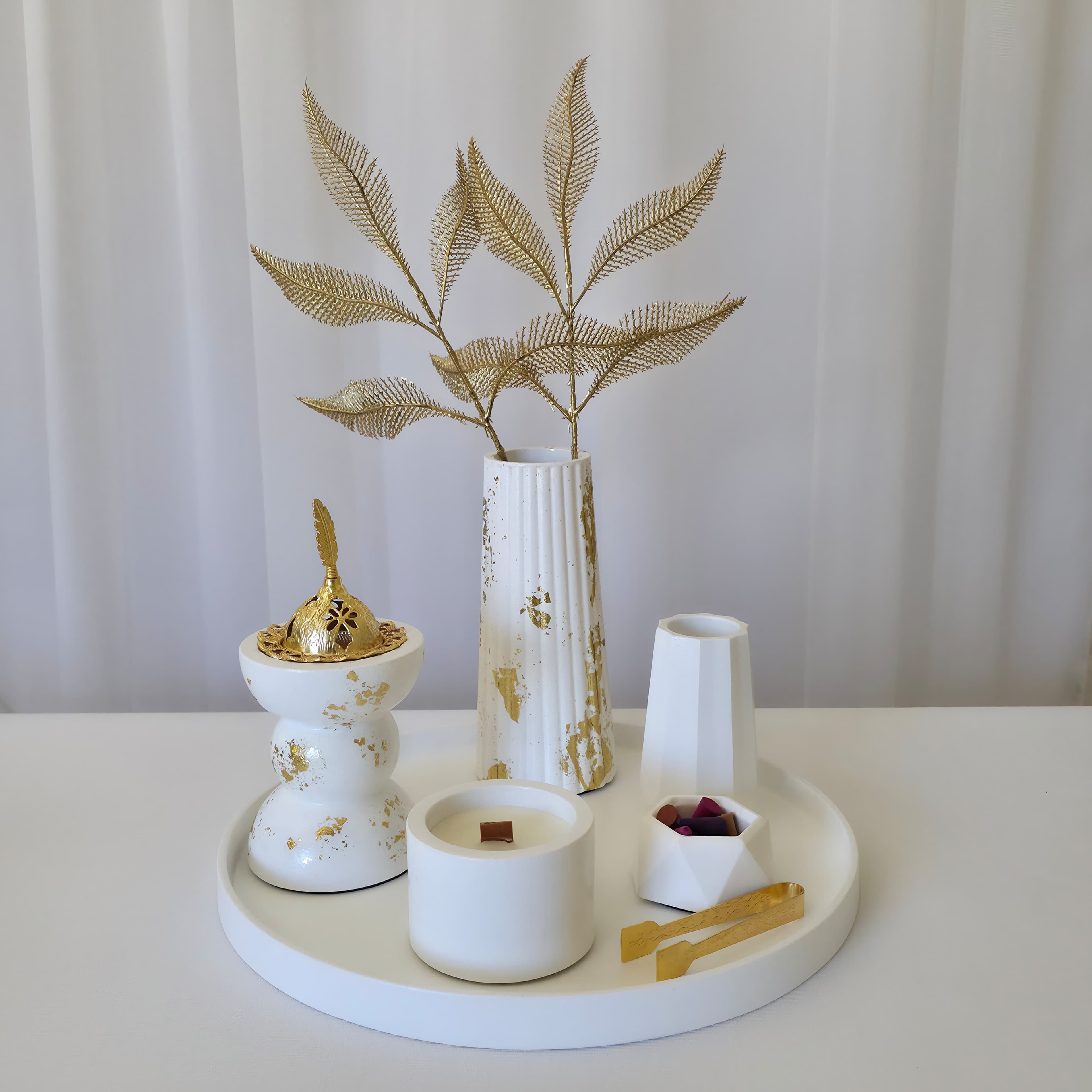 Royal White - Image 1